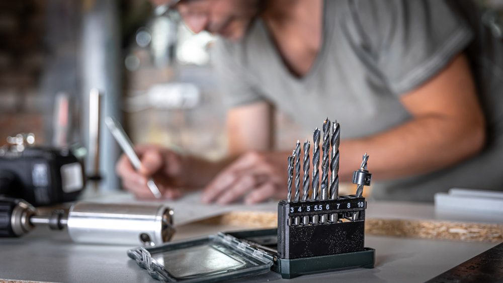 Solid Carbide End Mills: Types, Coatings & Applications in CNC Milling